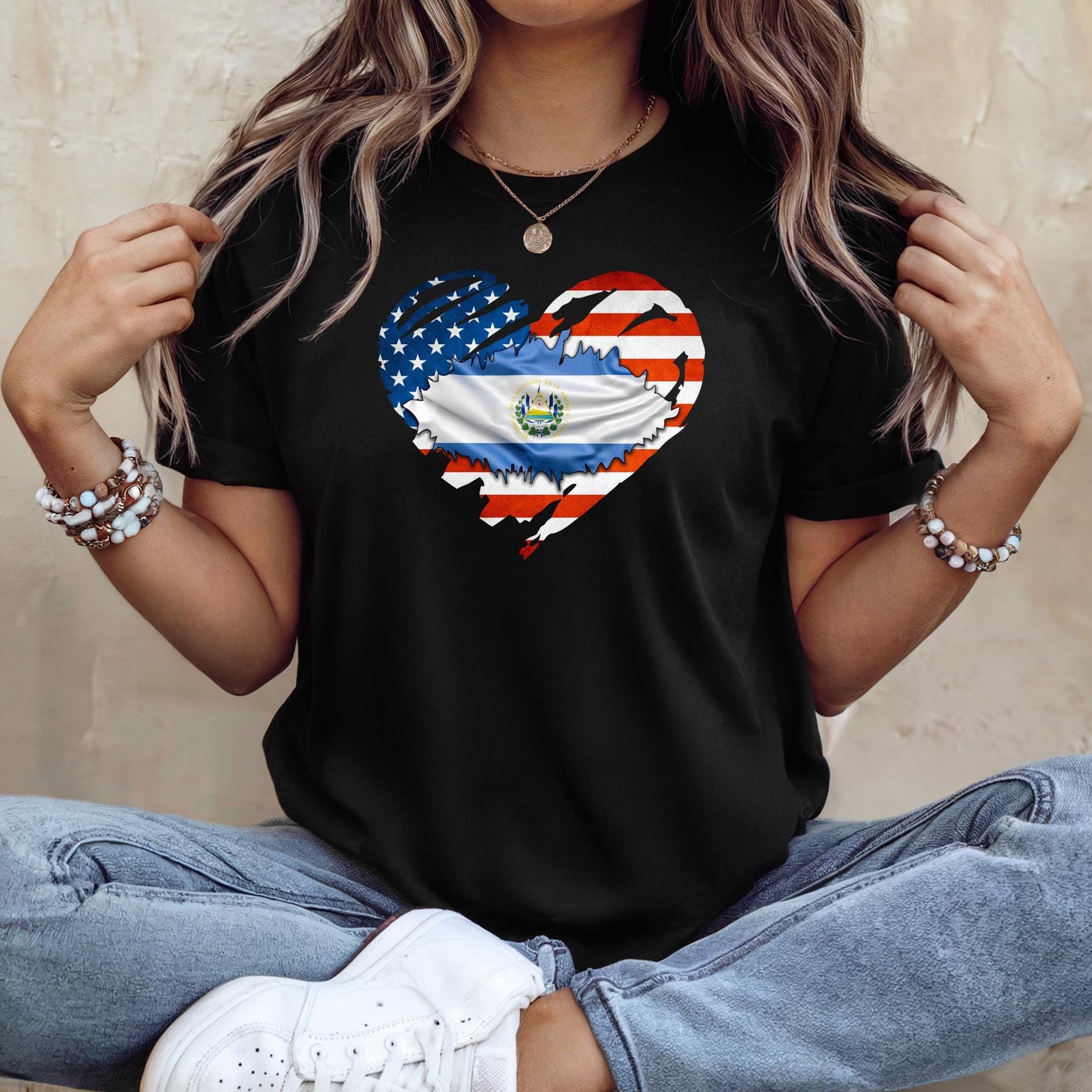 Salvadoran American Heart Graphic T-Shirt